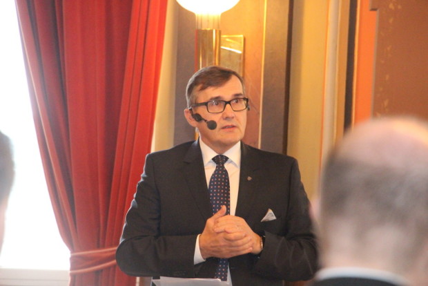 Kaupunginjohtaja Timo Kenakkala sanoo, että palvelukeskuksen suunnittelu oli vuorovaikutteinen prosessi.