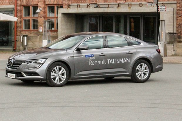 Renault Talisman soveltuu sekä ulkonäöltään että ominaisuuksiltaan hyvin urbaaniin ympäristöön. Nelipyöräohjaus tuo kaupunkiajoon helppoutta ja turvallisuutta.
