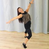 Dance80Fit: Tanssia ja kehonpainotreeniä hyvällä fiiliksellä