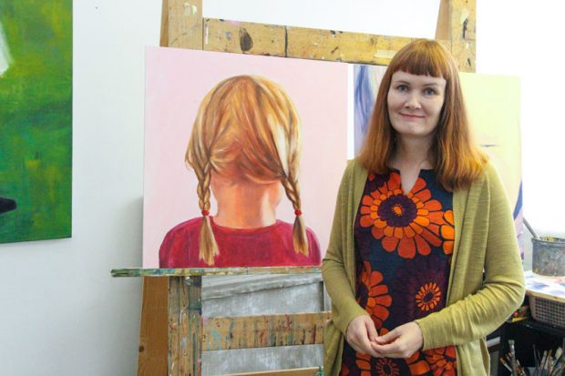 Taidemaalari Mari Isotalo osallistuu Taidekasarmin avoimiin oviin muutaman vuoden tauon jälkeen.