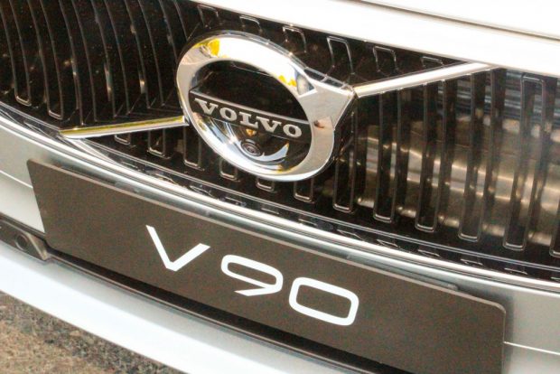 Volvo V90 tarjoaa skandinaavista tyylikkyyttä yhdistettynä ylellisyyteen.