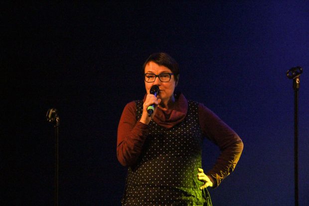 Ohjaaja Maiju Sallas kertoi tunnelmia syksyllä 2017 ohjelmstoon tulevasta musikaalista Naisia hermoromahduksen partaalla.